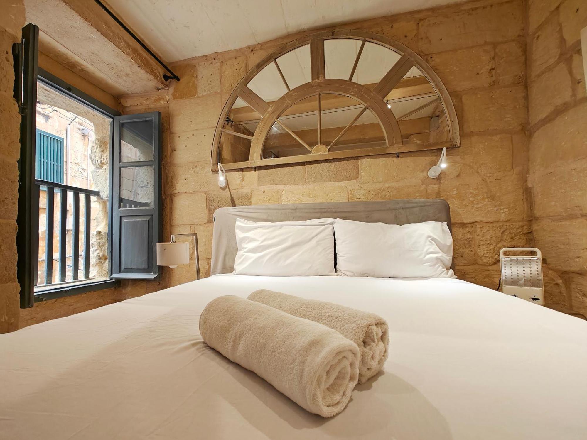 Travelers Stay Birgu Bagian luar foto